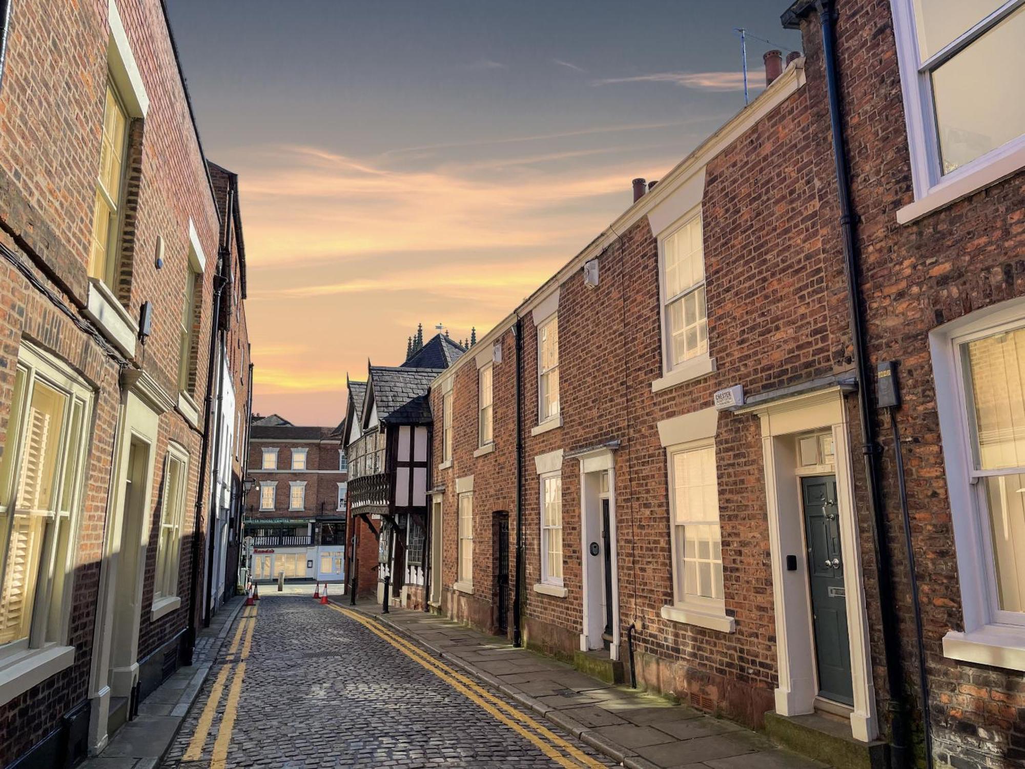 Chester City Centre Town House Exterior photo