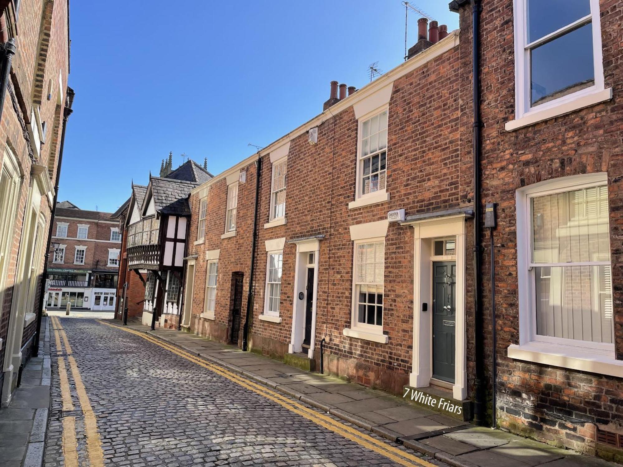 Chester City Centre Town House Exterior photo